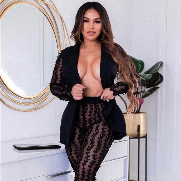 Black Woven Sheer Lace Flared Set! - Picture 2 of 8